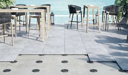 montaż płyt tarasowych na wspornikach i podstawkach.jpg